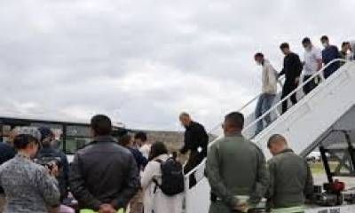 Llega a la Argentina el primer vuelo con ciudadanos deportados de Estados Unidos.