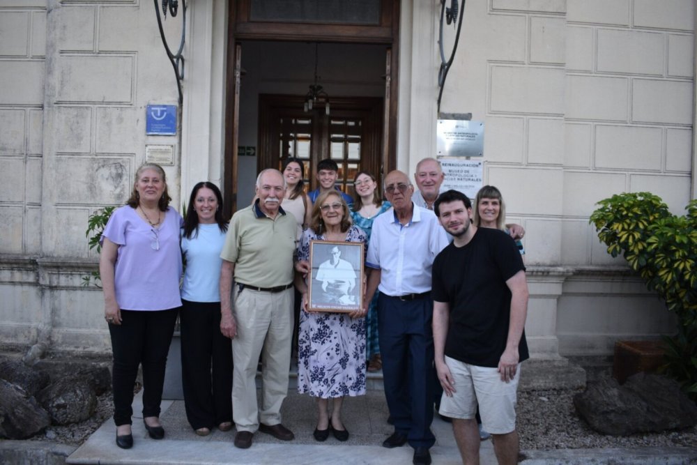 En su XXVIII Aniversario el Museo de Antropología y Ciencias Naturales pasó a llamarse «Nelson Oscar Vassallo».