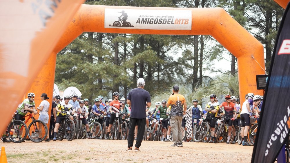 Kian Santana y Belén Labriola ganaron la tercera fecha del MTB
